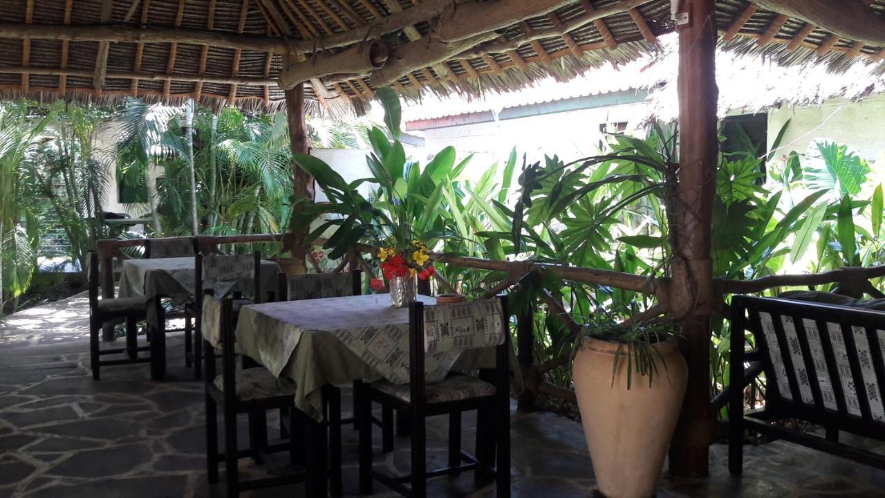 African Dream Cottages - Diani Beach Bagian luar foto